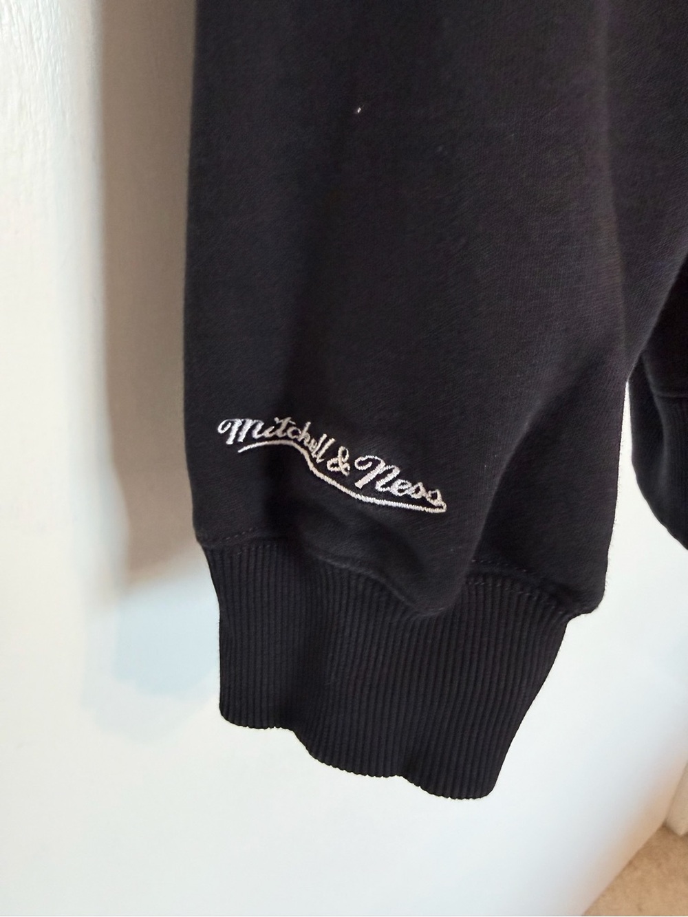 Mitchell & Ness Men's Black Hawks Hoodie - XL - Picture 4 of 12